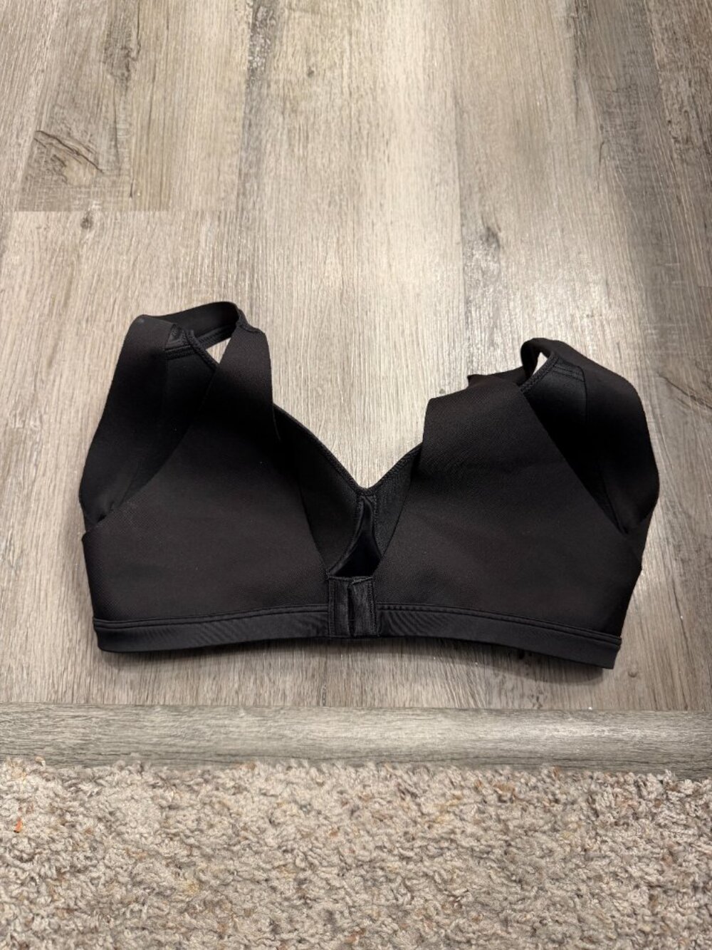 Warner’s Bra – Size Medium - Picture 2 of 4